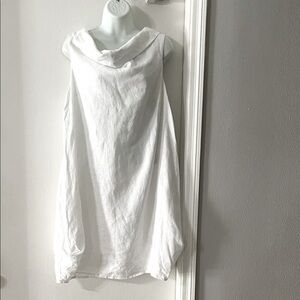 LUCA VANUCCI White Sleeveless Cowl Neck dress
